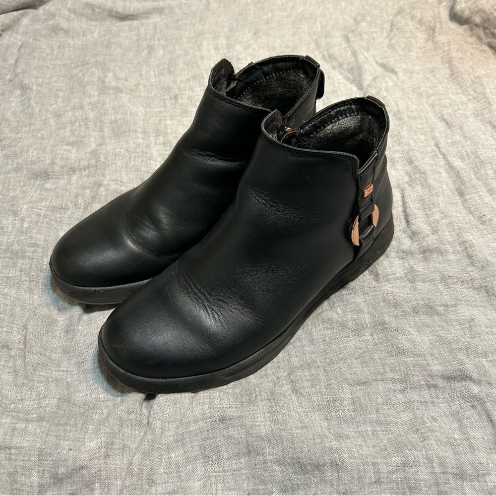 KURU Tempo Cloud Ankle Booties Black Size 9 Orthopedic Arch Support Comfort